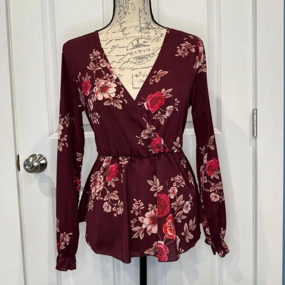 Shein Womans Floral V-Neck Top‎ Size XSmall NWOT